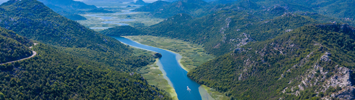 Aerial photo of river in valley